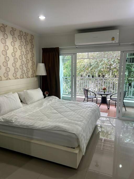 Baan Klang Condo In Central هوا هين المظهر الخارجي الصورة